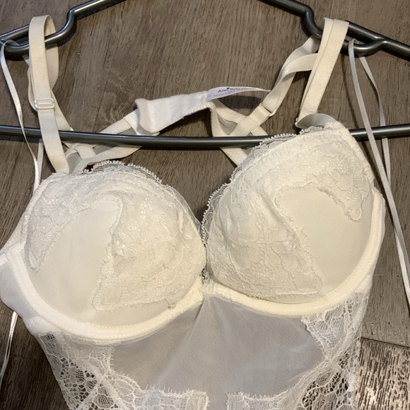 Ivory lace cut out design baby doll underwired with padded cups size 4 - Picture 2 of 8